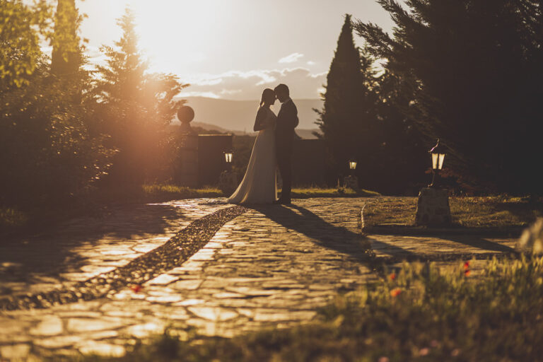 Boda de Natalia y Adrián en Aldea Santillana, Madrid, fotografía de Javier Jaroal